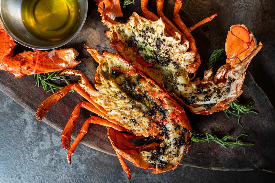 Langouste grillée au beurre d'ail